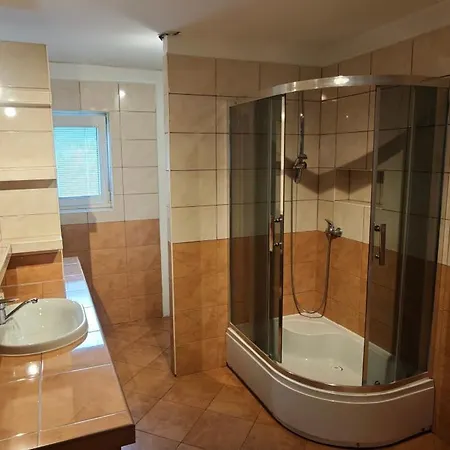 U Grosika * Oscadnica